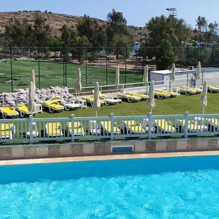 منتجع Eken 4*