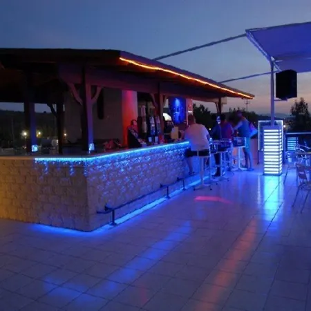 Eken Αλικαρνασσός